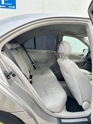 Mercedes-Benz Clase C200 2004