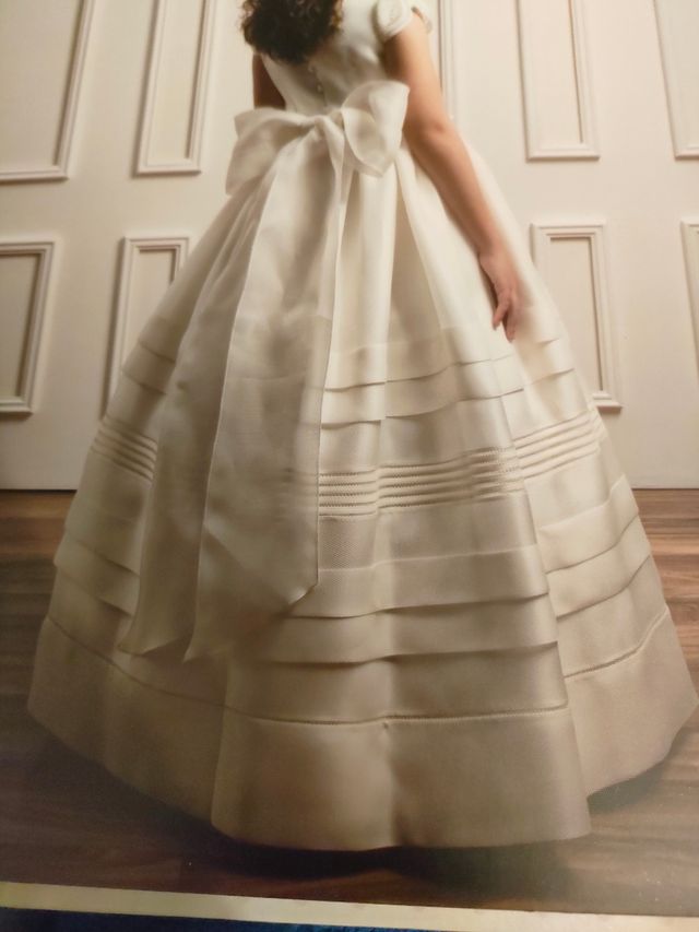 Vestido de comunión niña ,con su cancán
