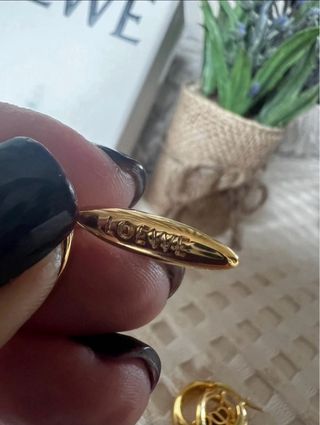 Pendientes asimétricos anagrama Loewe