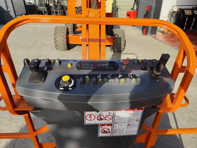 Brazo articulado diesel JLG 510AJ