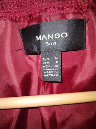 Chaqueta tipo chanel Mango 