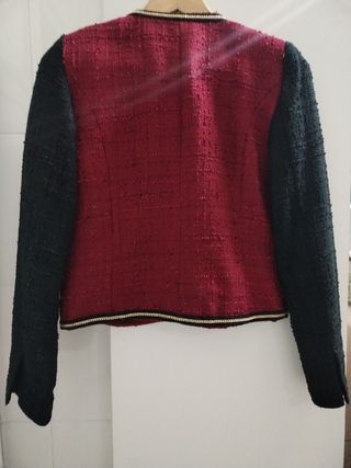 Chaqueta tipo chanel Mango 