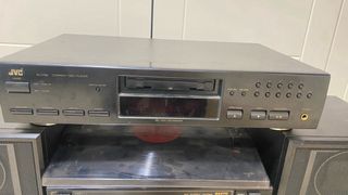 Mini cadena sanyo tocadisco y cd jvc