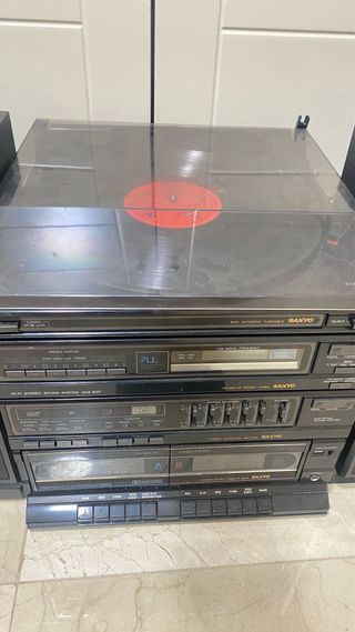 Mini cadena sanyo tocadisco y cd jvc