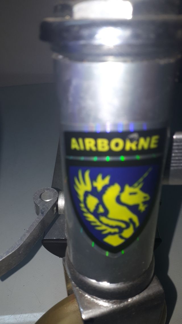 Patinete Airborne, totalmente en acero inoxidable