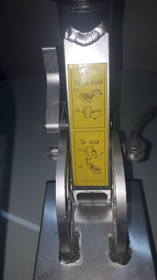 Patinete Airborne, totalmente en acero inoxidable