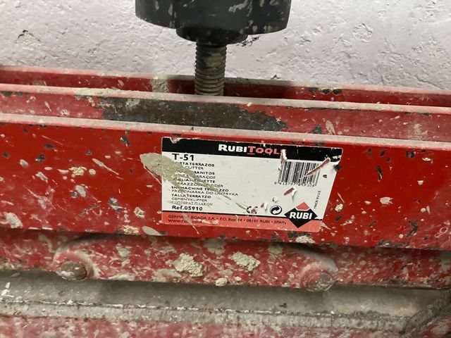 CORTADORA DE TERRAZO RUBI.