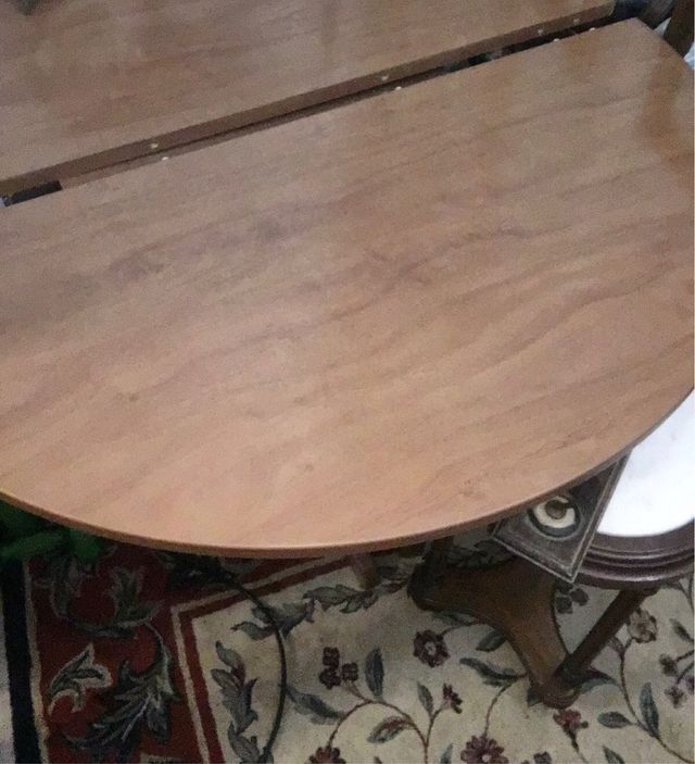 Mesa de comedor con 4 sillas