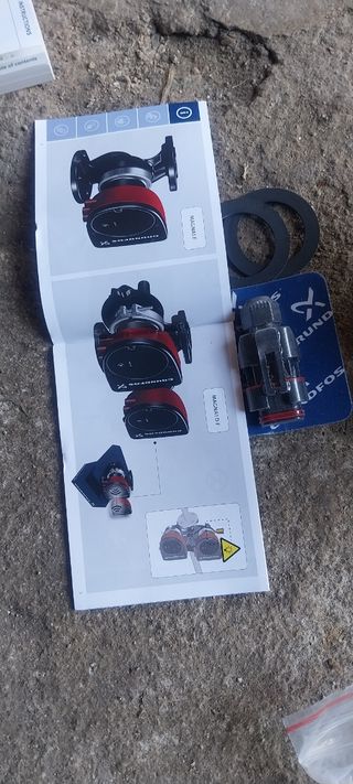 Bomba circuladora  grundfos