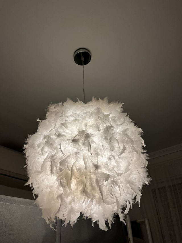 Lampara de techo de plumas