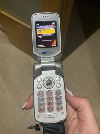 Telefono Sony Ericsson W300i