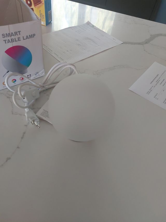 Wi-fi smart table lamp
