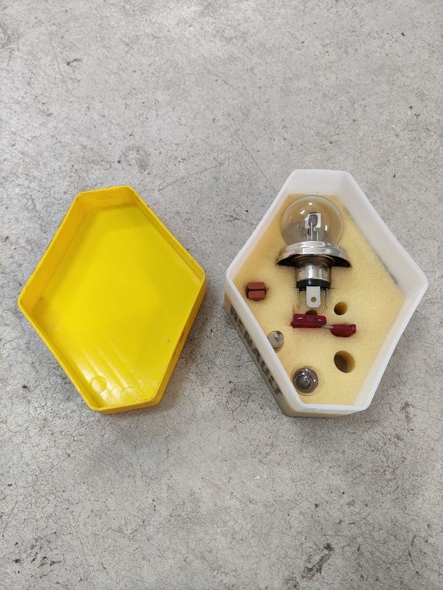 Caja bombillas Renault