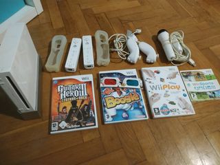 Consola Nintendo wii con mandos y juegos