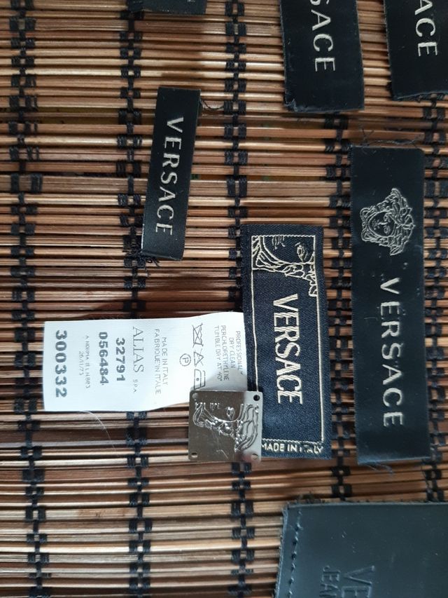 Etichette versace
