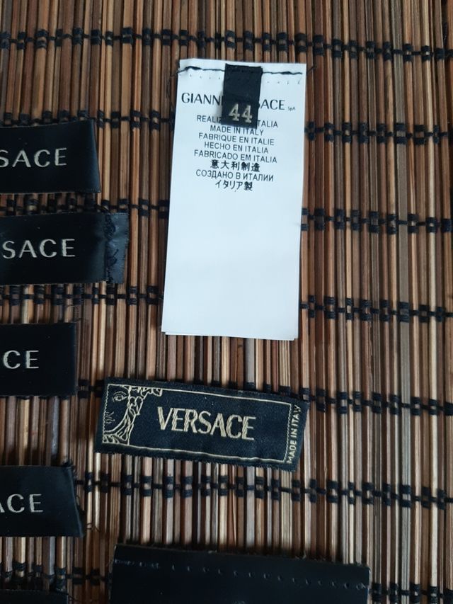 Etichette versace