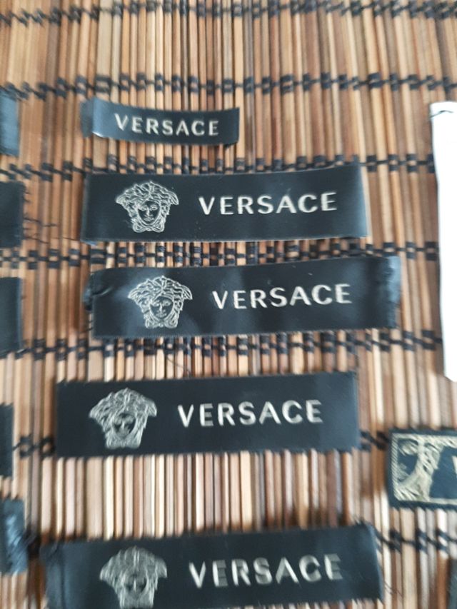 Etichette versace