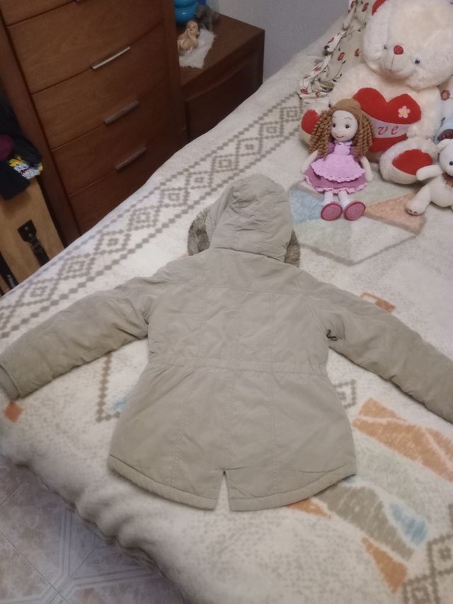 Abrigo niña Kitty t 128, muy calentito