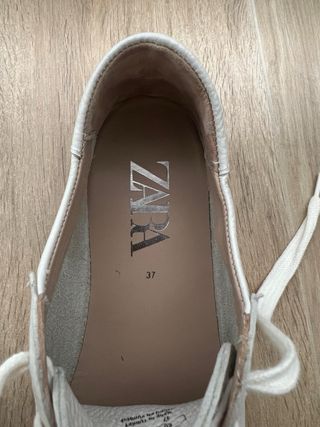 Zapatillas cuero gris claro Zara