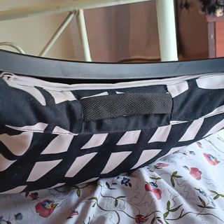 Supporto PC da letto ikea
