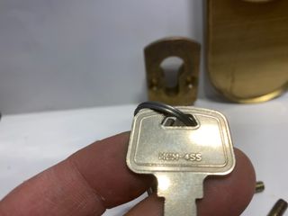 ESCUDO + CILINDRO PUERTA BLINDADA MCM