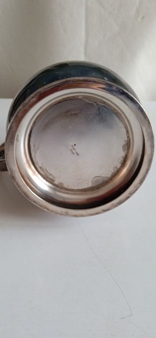 Antiguo jarrón en metal plateado de Almazan.