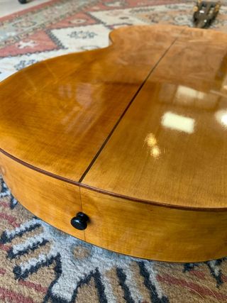 Guitarra romántica de 1900