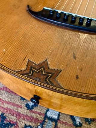 Guitarra romántica de 1900