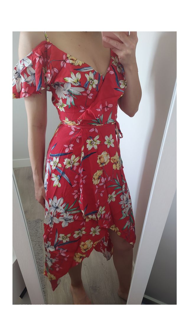 Vestido flores rojo Bershka