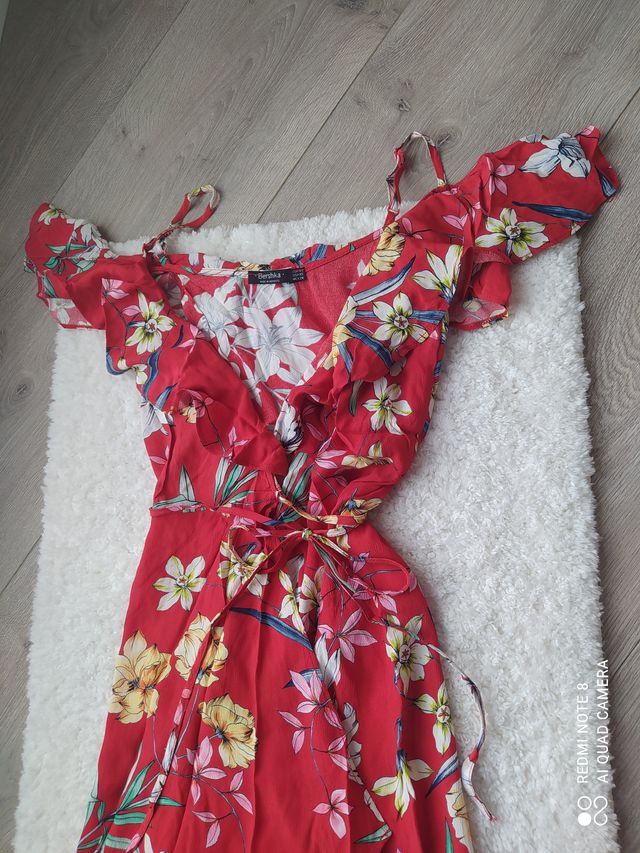 Vestido flores rojo Bershka