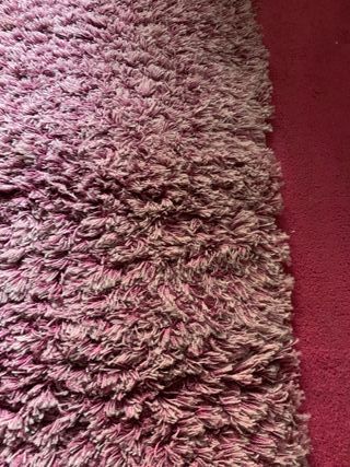 Alfrombra de pie de cama rosa y lila