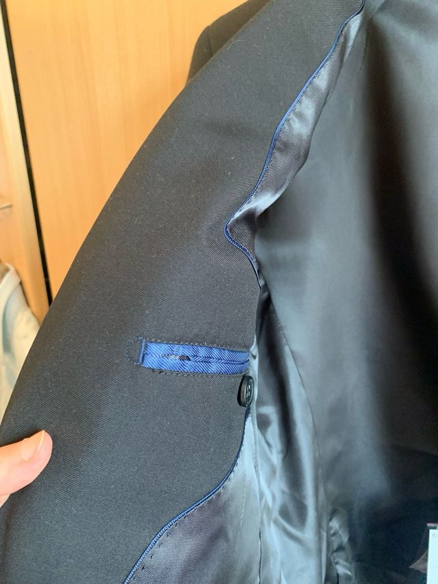 Giacca nera elegante ragazzo