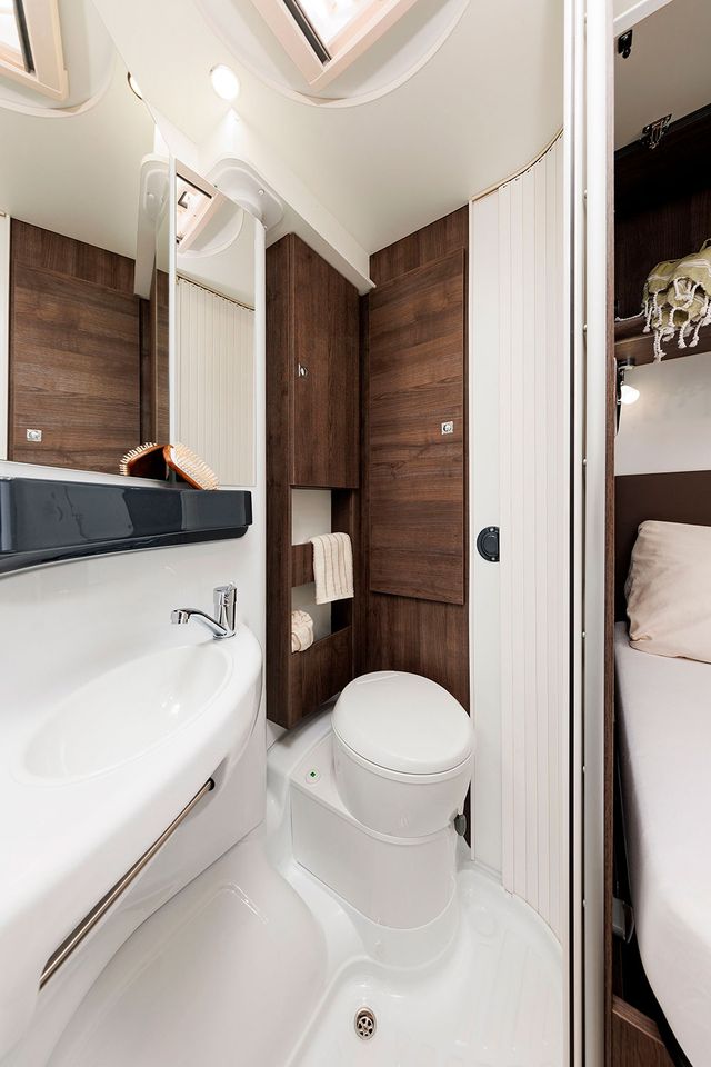 Autocaravana Benimar Tessoro 430 6mt cama francesa
