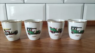 Licorera vintage y vasos de chupito