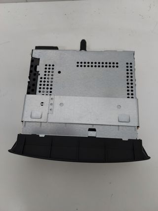 Radiocasete coche y luz freno