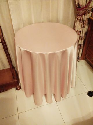 Falda de mesa de raso rosa