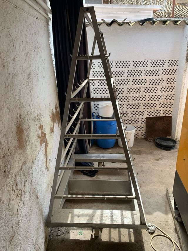 Carro para colgar carne