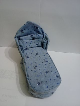 Otomana para muñecas