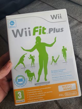 Wii Fit (Nintendo) + wii fit plus