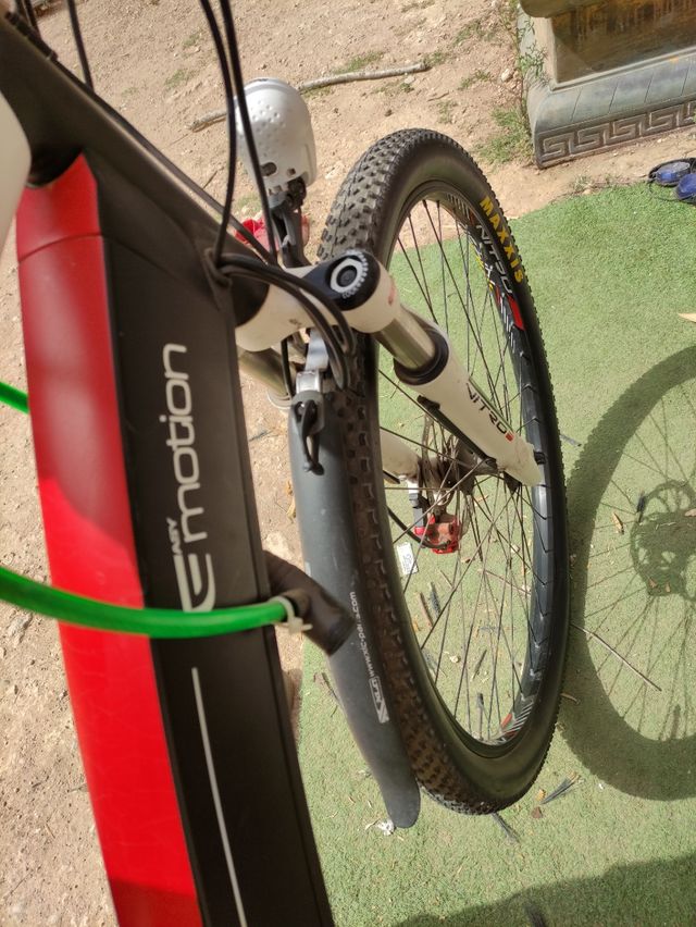 Bicicleta E motion Ferrari 