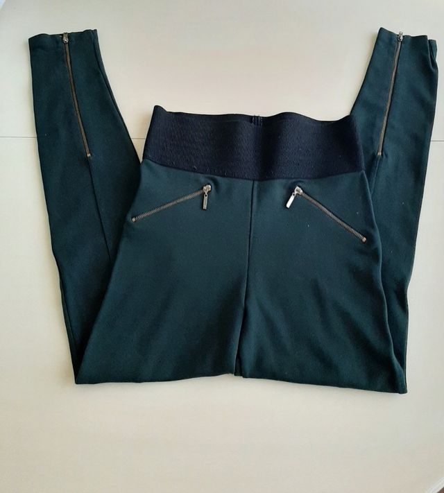 Pantalon Zara.