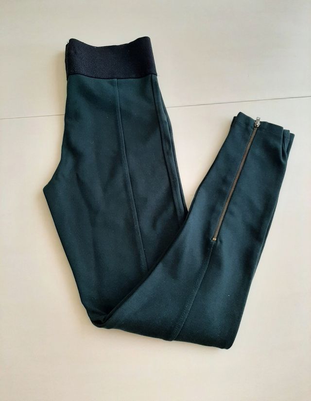 Pantalon Zara.