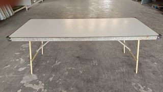 Mesa Rectangular de madera con estructura hierro