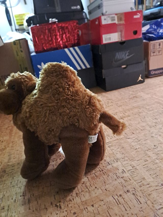 Peluche cammello
