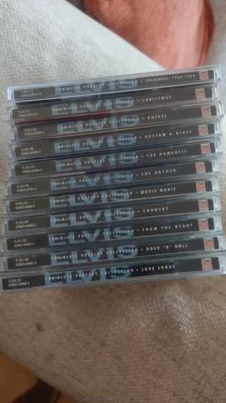 THE ELVIS PRESLEY COLLECTION CDS lote