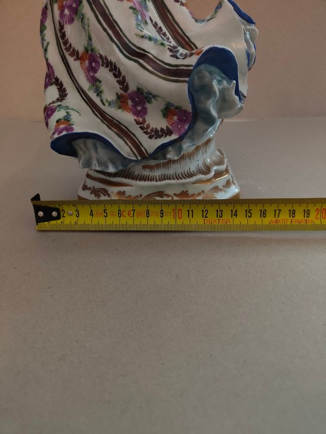 Bailarina en porcelana esmaltada