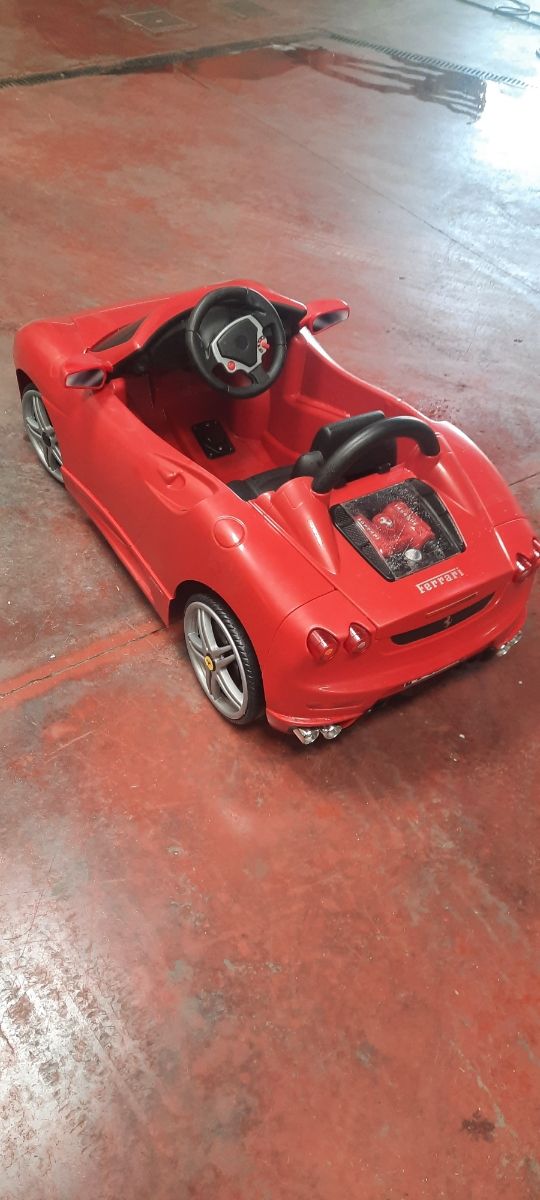 Coche ferrari para niños@