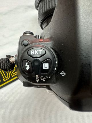 Camara Nikon D2Xs + objetivo 17-55 1:2.8 EG DX