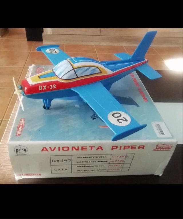Avioneta Piper turismo años 70