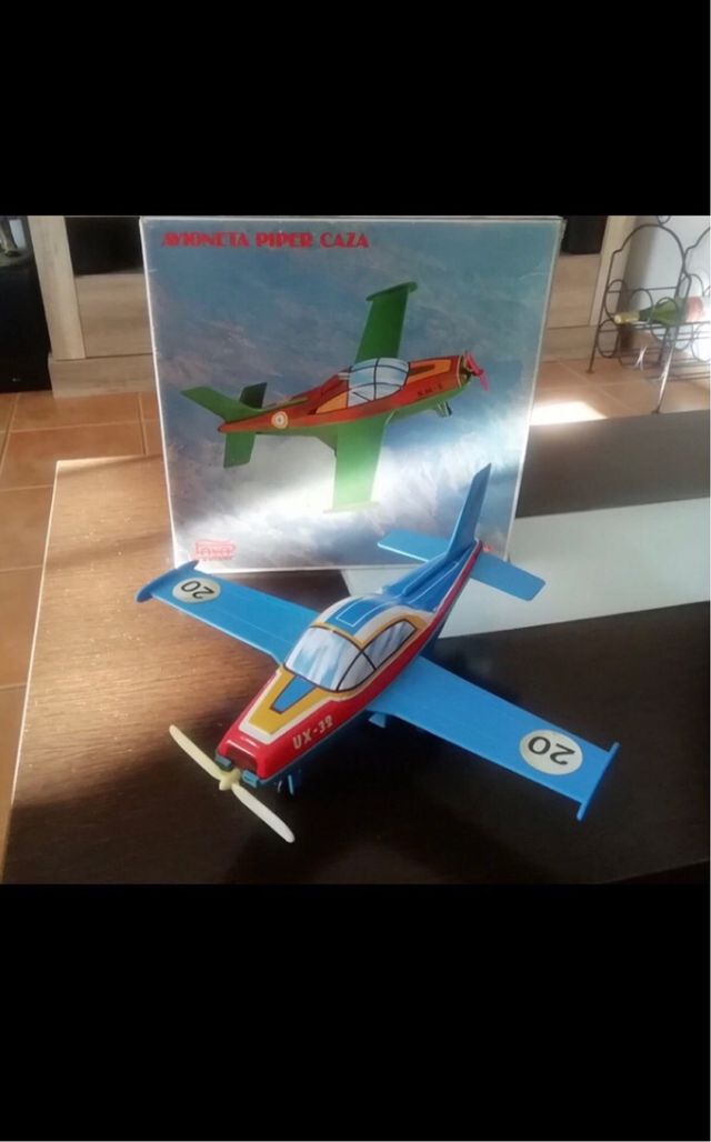 Avioneta Piper turismo años 70